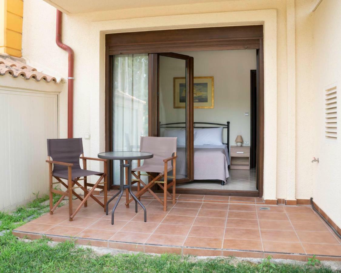 Alexandros Maisonettes Nea Moudania Exterior photo
