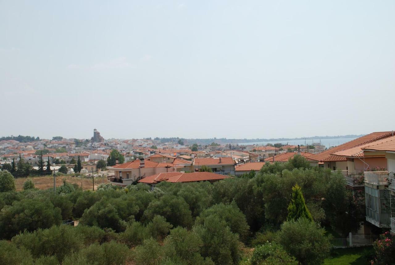 Alexandros Maisonettes Nea Moudania Exterior photo